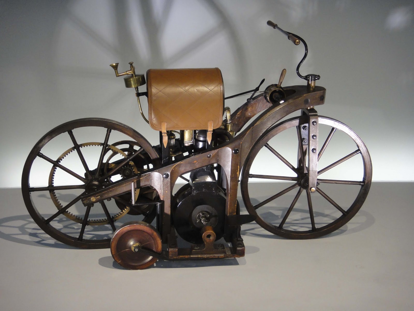 Eerste motorfiets door Daimler