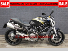 DUCATI M 696