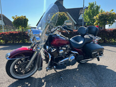 HARLEY-DAVIDSON ROADKING