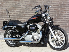HARLEY-DAVIDSON SPORTSTER XL 883