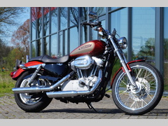 HARLEY-DAVIDSON SPORTSTER XLH 883