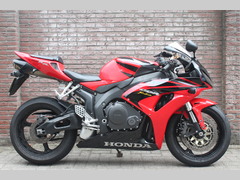 HONDA CBR 1000 RR FIREBLADE