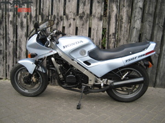 HONDA VFR 750 F