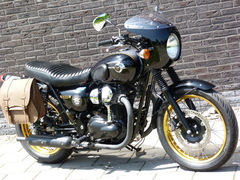 KAWASAKI W800 SPECIAL EDITION