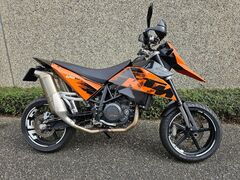 KTM 690 SUPERMOTO