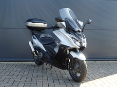 KYMCO AK 550