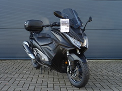 KYMCO AK 550