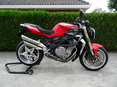 MV AGUSTA BRUTALE 750