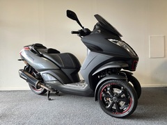 PEUGEOT METROPOLIS 400