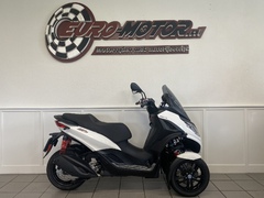 PIAGGIO MP3 300 HPE SPORT