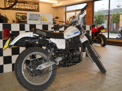 SUZUKI DR 400