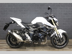 SUZUKI GSR 750