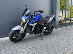 SUZUKI GSR 750 A