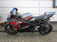 SUZUKI GSX-R 750