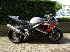 SUZUKI GSX-R 750