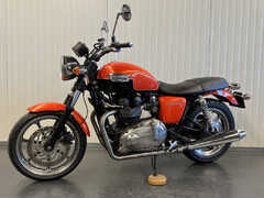 TRIUMPH BONNEVILLE SE