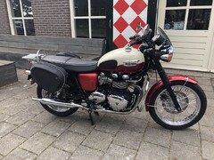 TRIUMPH BONNEVILLE T 100