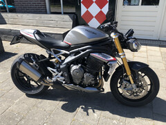 TRIUMPH SPEED TRIPLE 1200 RS