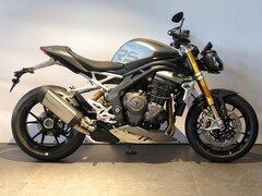 TRIUMPH SPEED TRIPLE 1200 RS