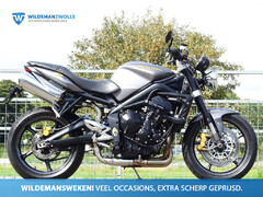 TRIUMPH STREET TRIPLE 675