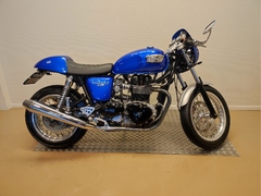 TRIUMPH THRUXTON 900