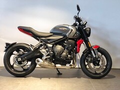 TRIUMPH TRIDENT 660