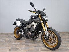 YAMAHA MT 09