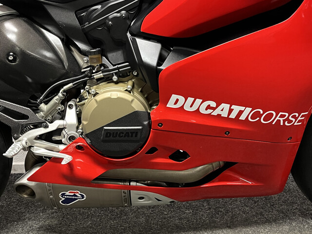 ducati - 1199-panigale-r
