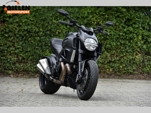 ducati - diavel-dark