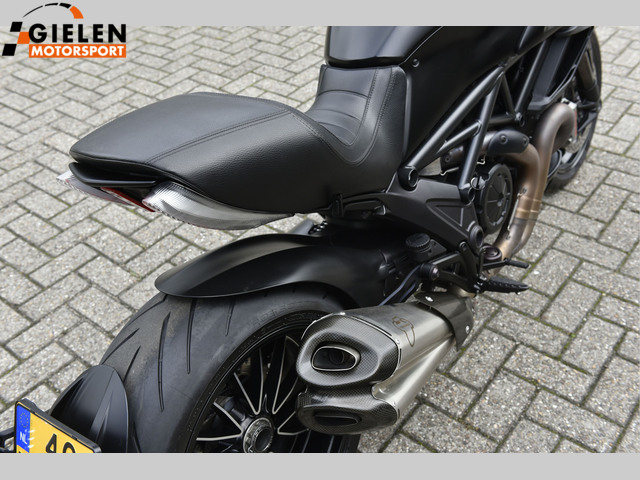 ducati - diavel-dark