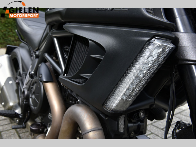 ducati - diavel-dark