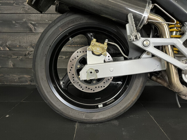 ducati - m-900-monster