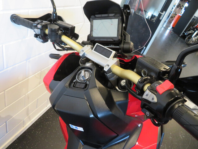 honda - x-adv