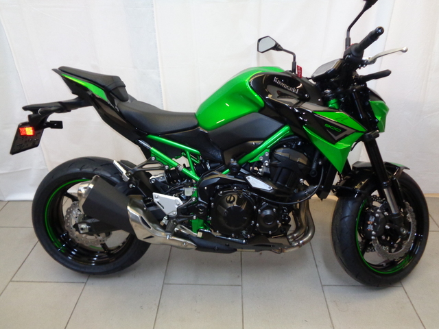 kawasaki - z900