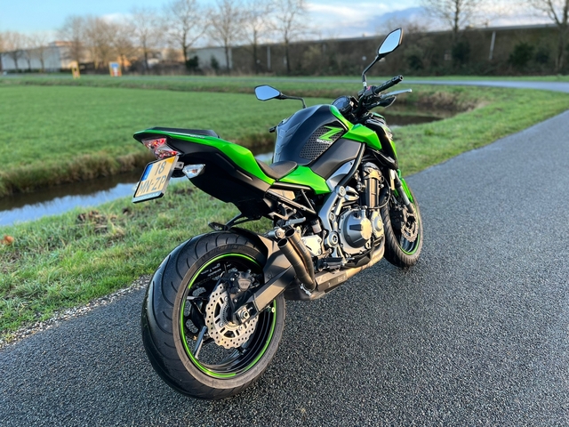 kawasaki - z900
