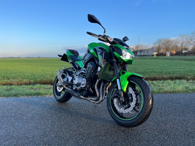 kawasaki - z900