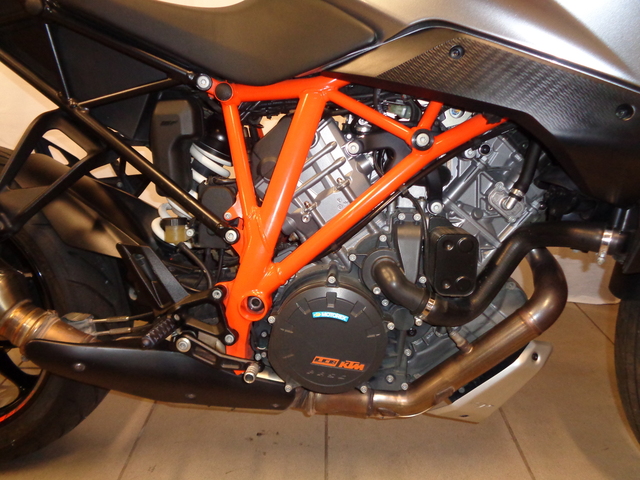 ktm - 1290-super-duke-gt
