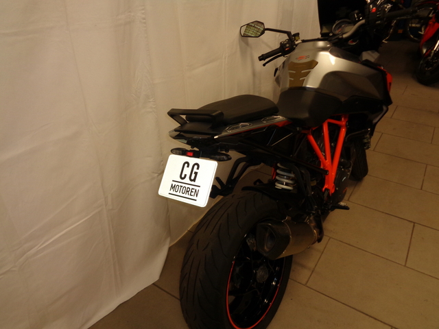 ktm - 1290-super-duke-gt
