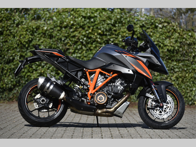 ktm - 1290-super-duke-gt