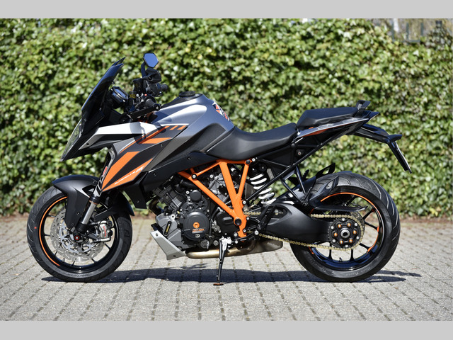ktm - 1290-super-duke-gt