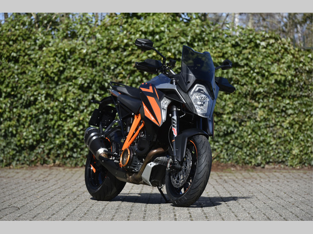 ktm - 1290-super-duke-gt