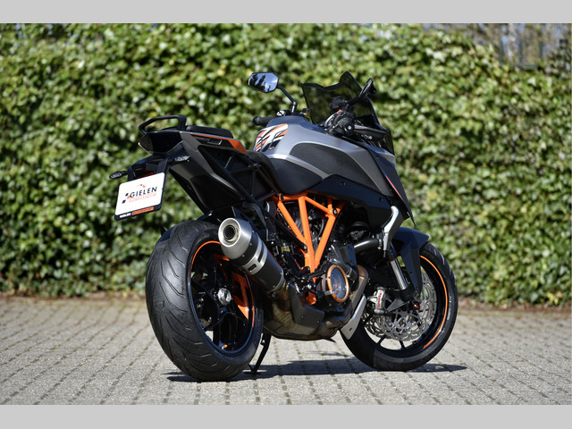 ktm - 1290-super-duke-gt