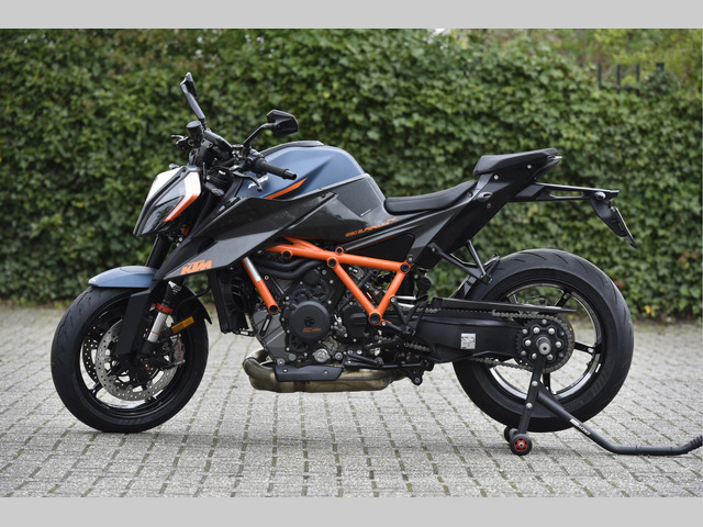 ktm - 1290-super-duke-r