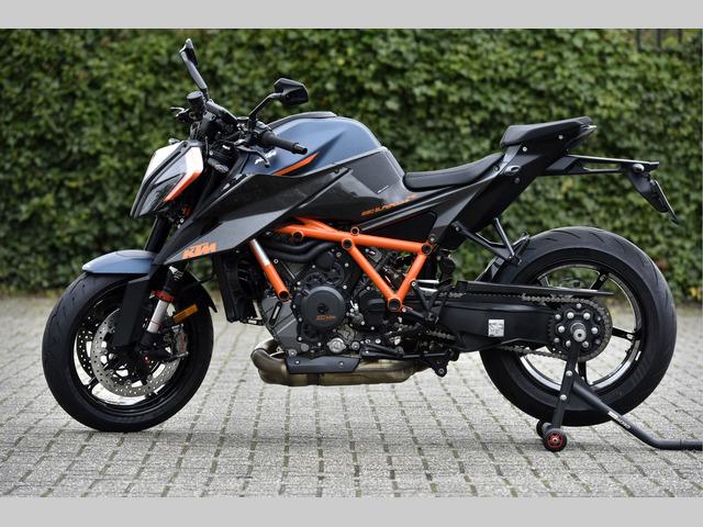 ktm - 1290-super-duke-r