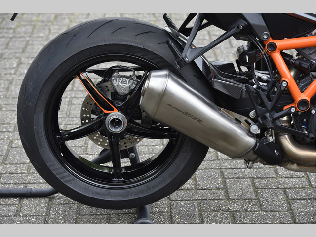 ktm - 1290-super-duke-r