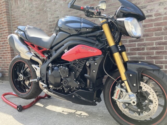 triumph - speed-triple-r
